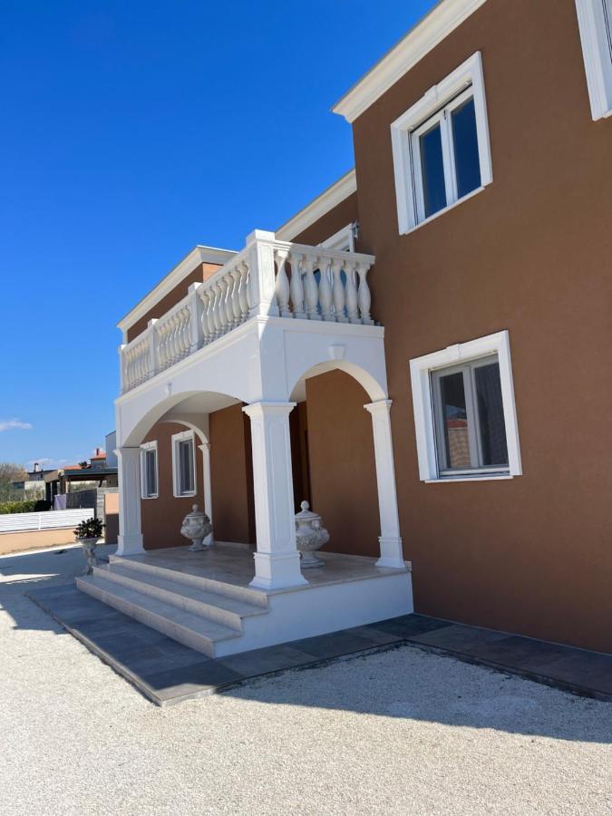 Homestay Silvia - *